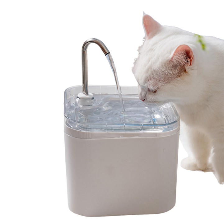Elektriskā kaķu ūdens strūklaka