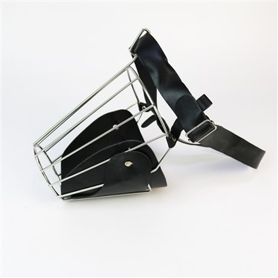 Nerūsējošā tērauda Dobermana purns lielam sunim